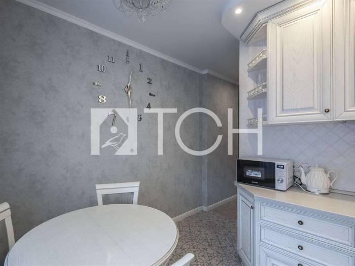 3-комн. квартира, Свердловский, ул Строителей, 6 #id278323