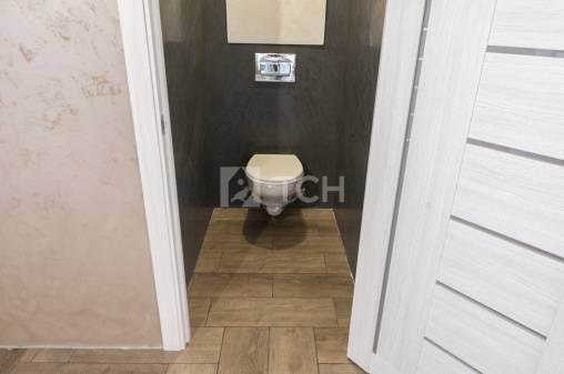 3-комн. квартира, посёлок городского типа Свердловский, улица Строителей, 6, #id1602102