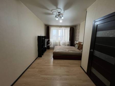 1-комн. квартира, посёлок городского типа Свердловский, улица Строителей, 8, #id1987459