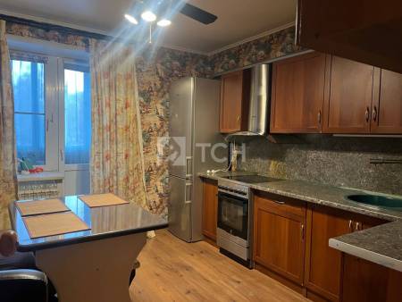 1-комн. квартира, посёлок городского типа Свердловский, Набережная улица, 17, #id1982013