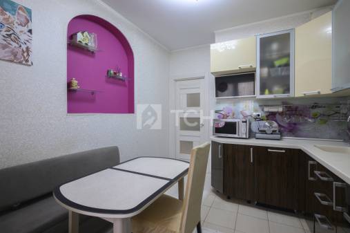 2-комн. квартира, посёлок городского типа Свердловский, Заречная улица, 3, #id1980858