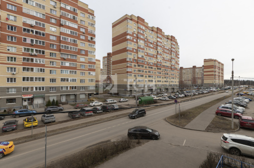 2-комн. квартира, посёлок городского типа Свердловский, Заречная улица, 10, #id1503786