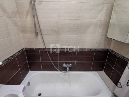 Квартира-студия, посёлок городского типа Свердловский, улица Михаила Марченко, 10, #id1946574