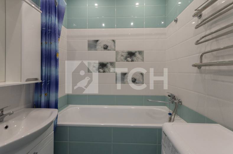 1-комн. Квартира, рабочий посёлок Свердловский, улица Строителей, 18, #id693741