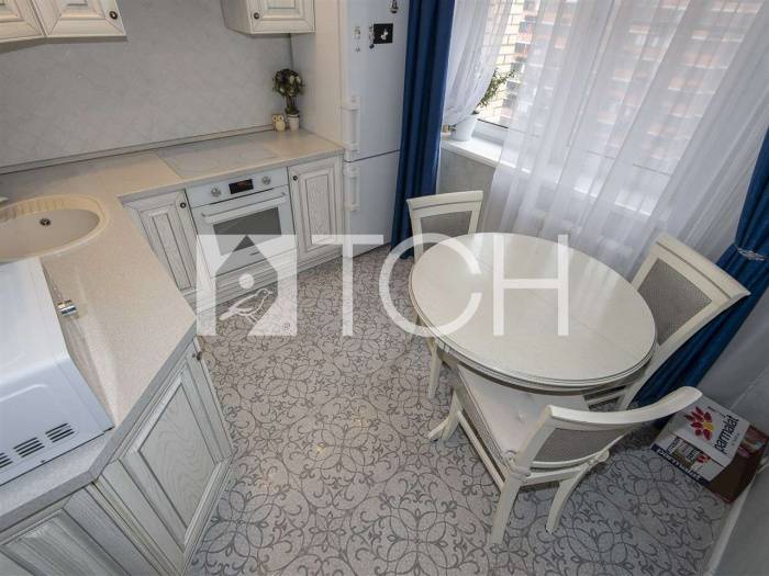 3-комн. квартира, Свердловский, ул Строителей, 6 #id278323