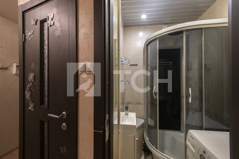 3-комн. Квартира, рабочий посёлок Свердловский, Набережная улица, 5А, #id697279