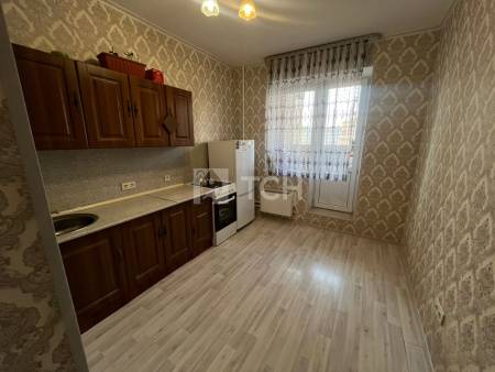 1-комн. квартира, посёлок городского типа Свердловский, Берёзовая улица, 2, #id1759988