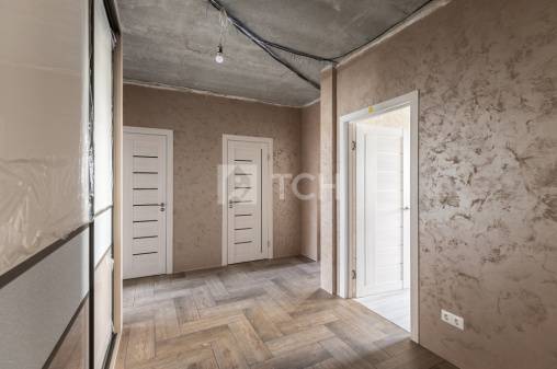 3-комн. квартира, посёлок городского типа Свердловский, улица Строителей, 6, #id1602102