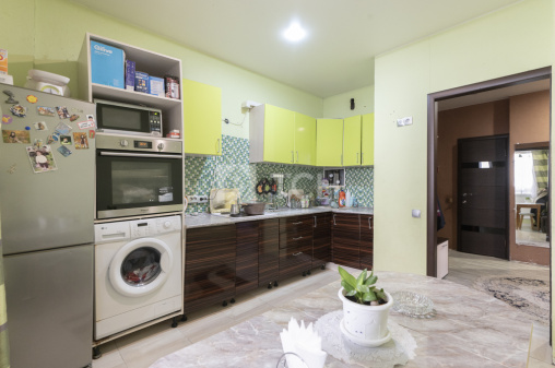 2-комн. квартира, посёлок городского типа Свердловский, Заречная улица, 10, #id1503786