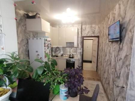 1-комн. квартира, посёлок городского типа Свердловский, улица Строителей, 9, #id1907626