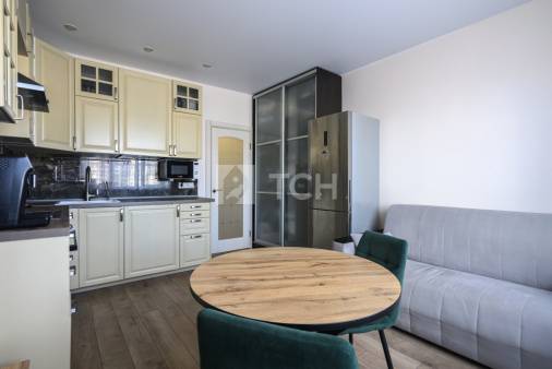 1-комн. квартира, посёлок городского типа Свердловский, улица Строителей, 12, #id1924723