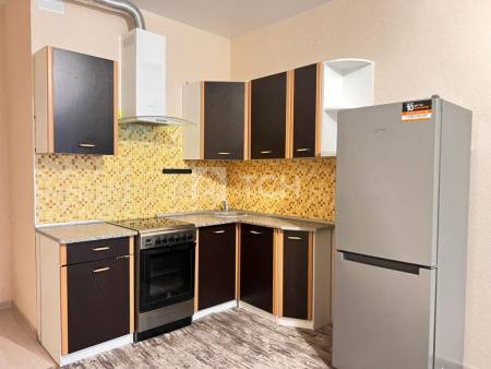 2-комн. квартира, посёлок городского типа Свердловский, Заречная улица, 16, #id1953759