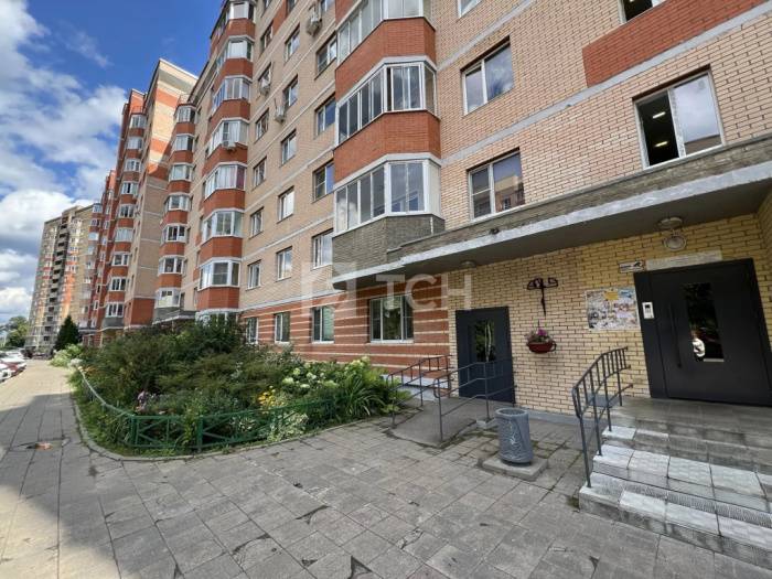 1-комн. квартира, посёлок городского типа Свердловский, улица Михаила Марченко, 8, #id2284468