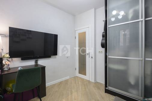 1-комн. квартира, посёлок городского типа Свердловский, улица Строителей, 12, #id1924723