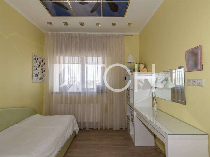 4-комн. квартира, Лесные Поляны, мкр Полянка, 162 #id282687
