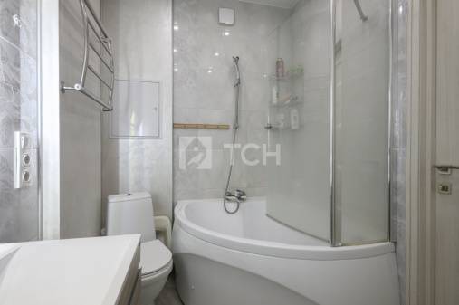 3-комн. квартира, посёлок городского типа Свердловский, Заречная улица, 10, #id1983722