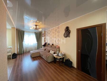 2-комн. квартира, посёлок городского типа Свердловский, Молодёжная улица, 1, #id1392191