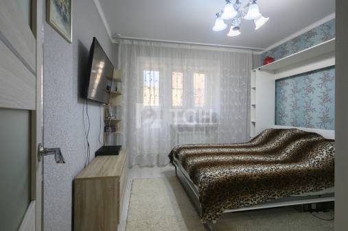 2-комн. квартира, посёлок городского типа Свердловский, Заречная улица, 3, #id1980858