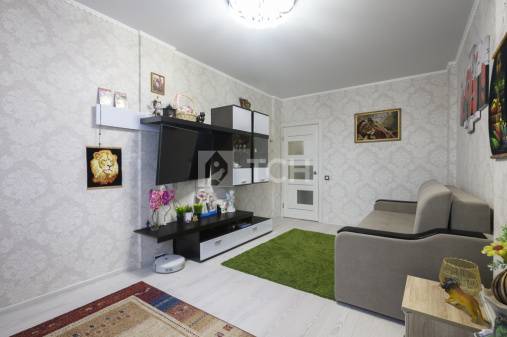 2-комн. квартира, посёлок городского типа Свердловский, Заречная улица, 3, #id1980858