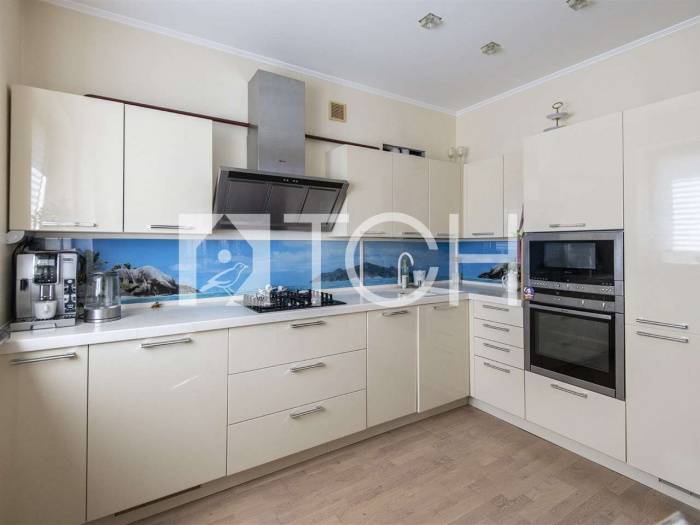 4-комн. квартира, Лесные Поляны, мкр Полянка, 162 #id282687