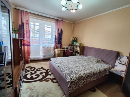 2-комн. квартира, посёлок городского типа Свердловский, улица Строителей, 2, #id1682002
