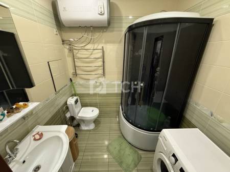 1-комн. квартира, посёлок городского типа Свердловский, улица Строителей, 20, #id1331664