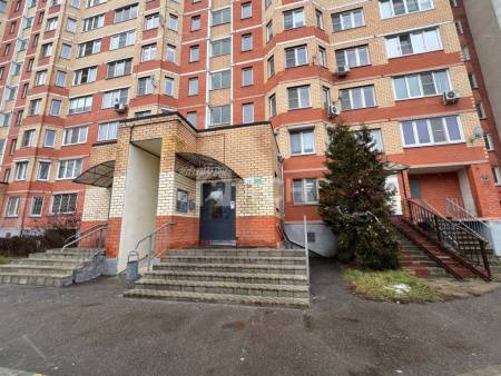 1-комн. квартира, посёлок городского типа Свердловский, Набережная улица, 17, #id1982013