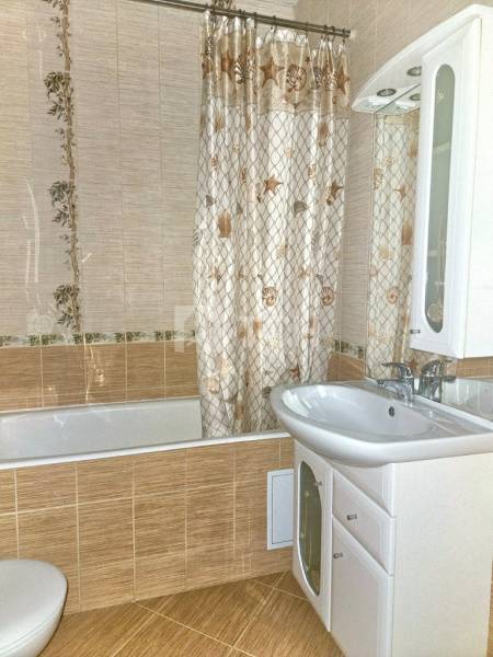 1-комн. квартира, посёлок городского типа Свердловский, улица Строителей, 12, #id1955615