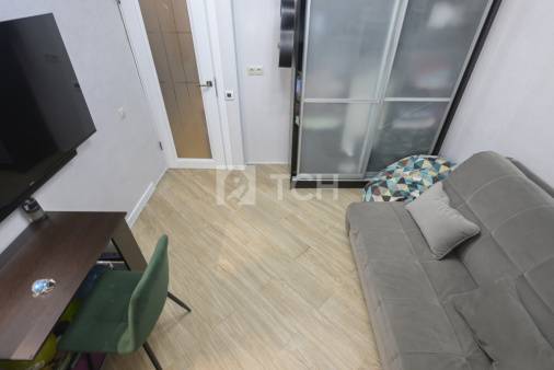 1-комн. квартира, посёлок городского типа Свердловский, улица Строителей, 12, #id1924723