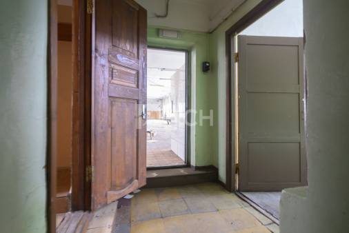 Коммерческая недвижимость, посёлок городского типа Свердловский, Центральная улица, 1, #id1979257