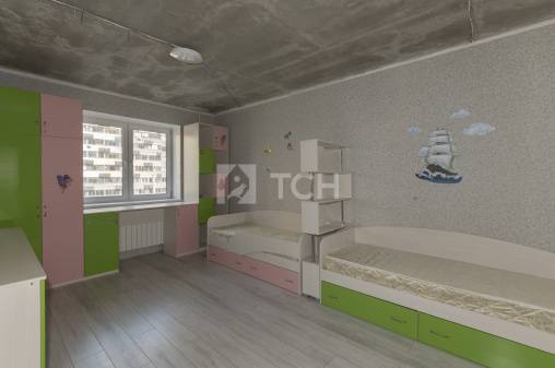 3-комн. квартира, посёлок городского типа Свердловский, улица Строителей, 6, #id1602102