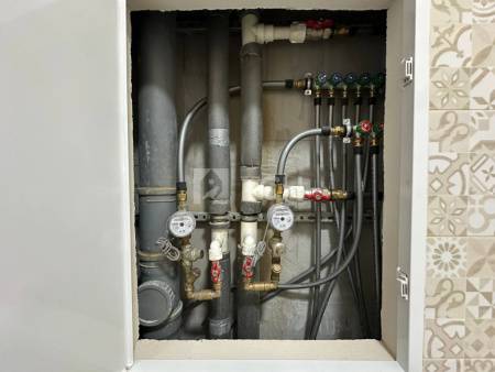 1-комн. квартира, посёлок городского типа Свердловский, улица Алексея Короткова, 1, #id1757233