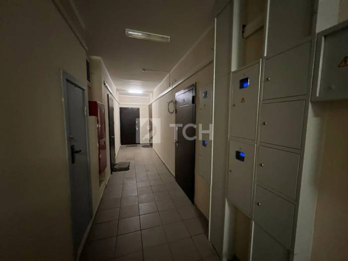 1-комн. квартира, посёлок городского типа Свердловский, улица Строителей, 9, #id2268526