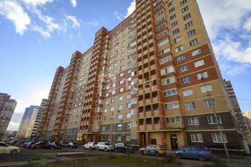 1-комн. квартира, посёлок городского типа Свердловский, улица Строителей, 12, #id1924723