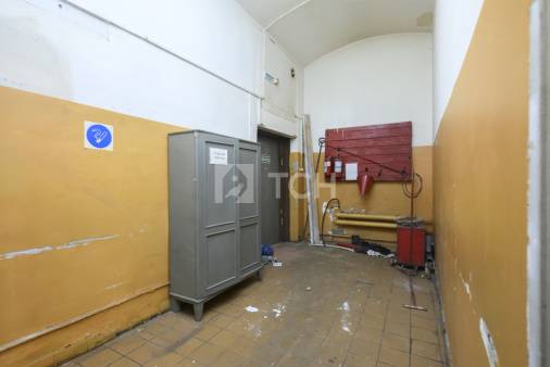 Коммерческая недвижимость, посёлок городского типа Свердловский, Центральная улица, 1, #id1978691