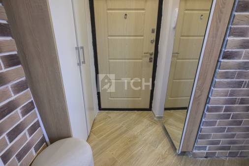 1-комн. квартира, посёлок городского типа Свердловский, улица Строителей, 12, #id1924723