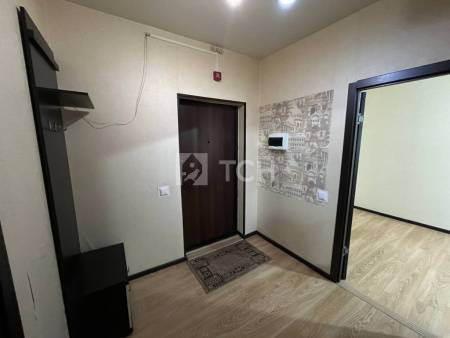 1-комн. квартира, посёлок городского типа Свердловский, улица Строителей, 8, #id1987459