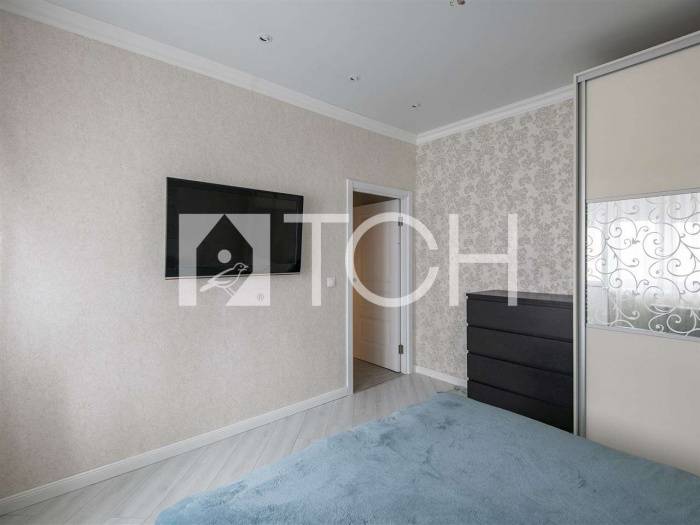 3-комн. квартира, Свердловский, ул Строителей, 6 #id278323