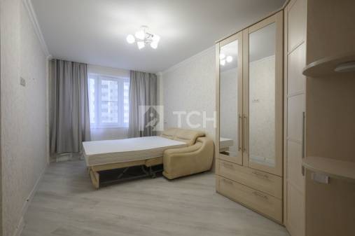 3-комн. квартира, посёлок городского типа Свердловский, Заречная улица, 10, #id1983722