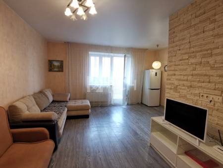 Квартира-студия, посёлок городского типа Свердловский, улица Михаила Марченко, 10, #id1946574