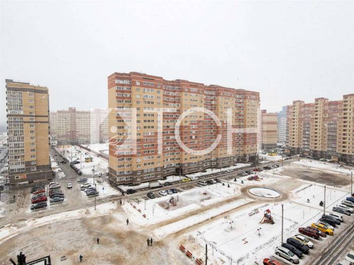 3-комн. квартира, Свердловский, ул Строителей, 6 #id278323