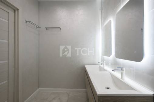 3-комн. квартира, посёлок городского типа Свердловский, Заречная улица, 10, #id1983722