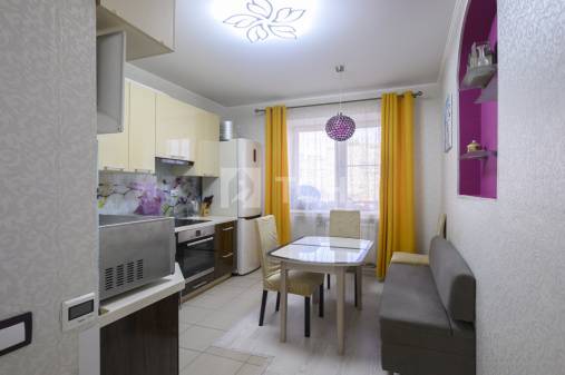 2-комн. квартира, посёлок городского типа Свердловский, Заречная улица, 3, #id1980858