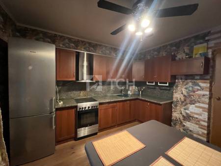 1-комн. квартира, посёлок городского типа Свердловский, Набережная улица, 17, #id1982013