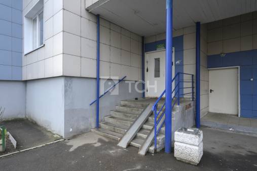 3-комн. квартира, посёлок городского типа Свердловский, Заречная улица, 10, #id1983722