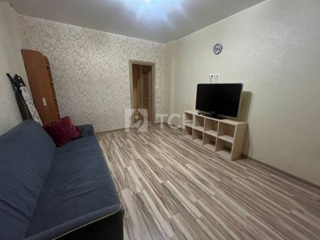 1-комн. квартира, посёлок городского типа Свердловский, улица Строителей, 8, #id1858290