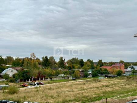 1-комн. квартира, посёлок городского типа Свердловский, улица Алексея Короткова, 1, #id1757233