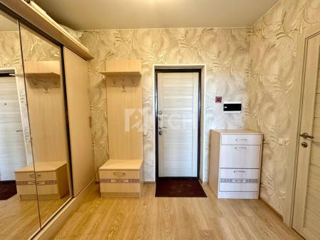 1-комн. квартира, посёлок городского типа Свердловский, улица Строителей, 9, #id1787844