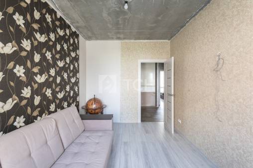 3-комн. квартира, посёлок городского типа Свердловский, улица Строителей, 6, #id1602102