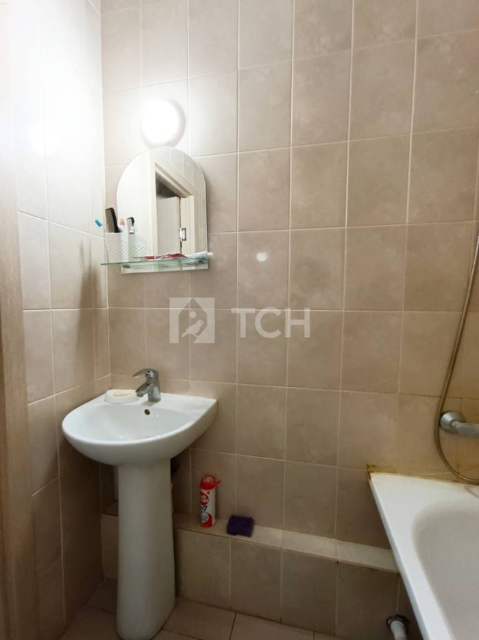 2-комн. квартира, посёлок городского типа Свердловский, улица Строителей, 3, #id2219516
